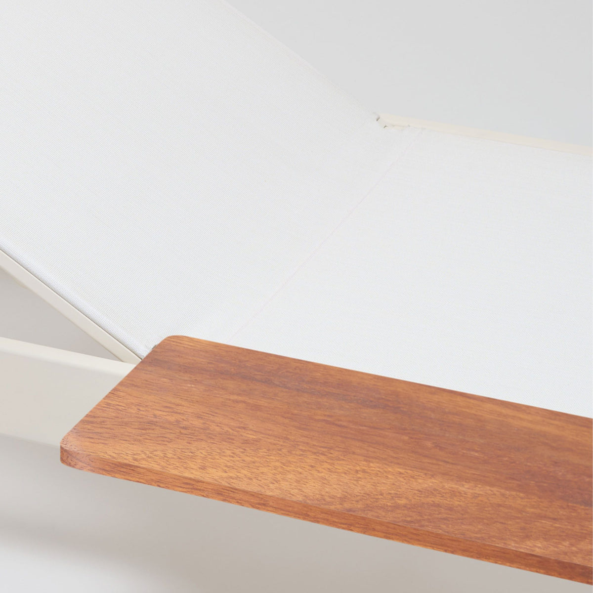 Solaris – Sunlounger Right Table