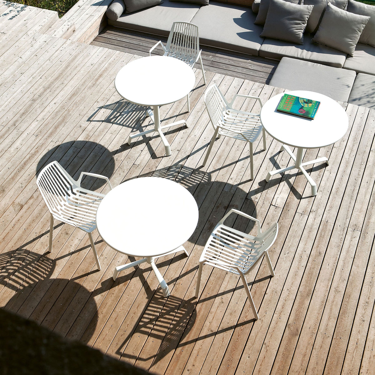 Rion – Chair with Armrests sfeerbeeld
