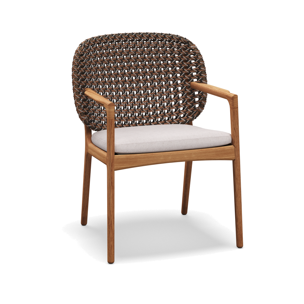 Kay Armchair — Brindle Wicker met Ground Beach