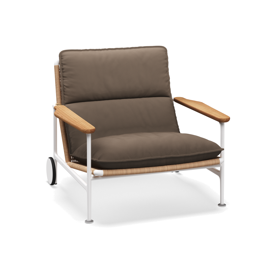 Zenith loungestoel met teakhouten armleuningen — White Wheat Natural met Fife Nickel