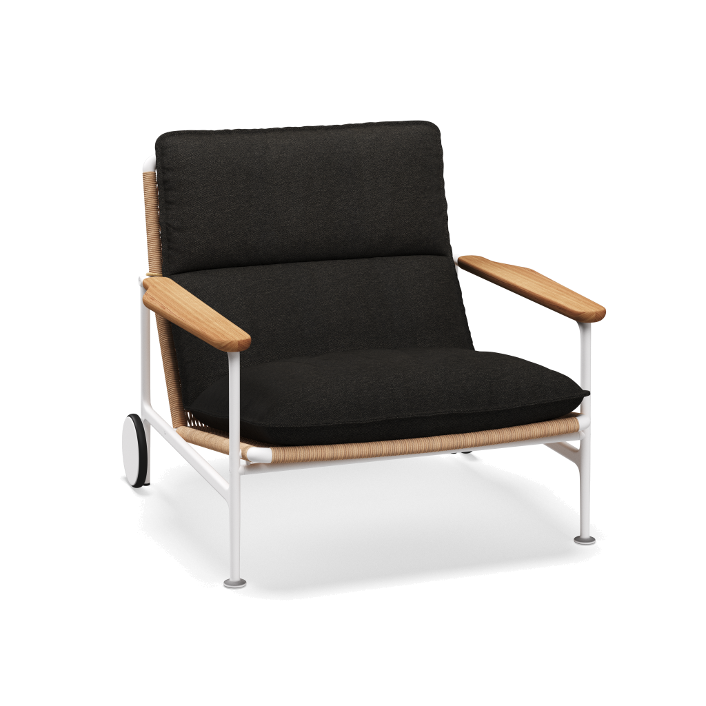 Zenith loungestoel met teakhouten armleuningen — White Wheat Natural met Tuck Sable