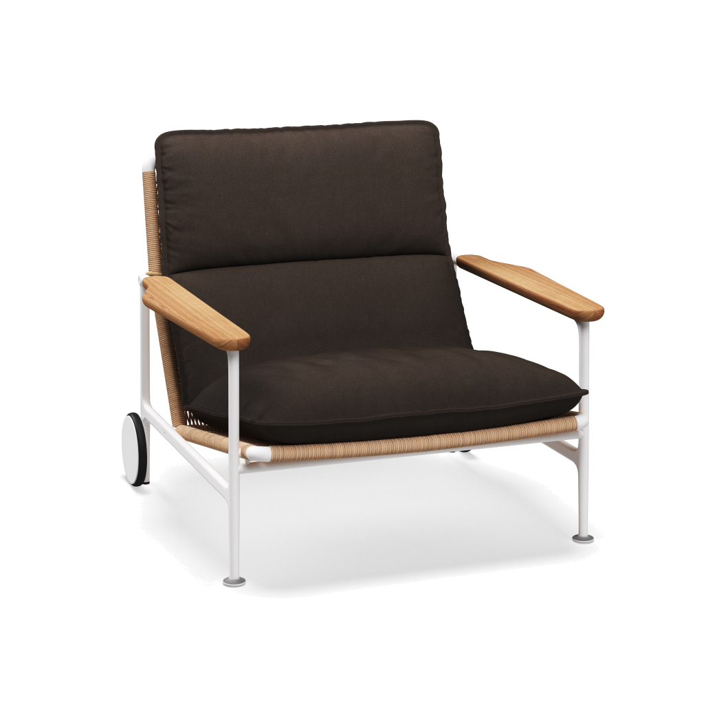 Zenith loungestoel met teakhouten armleuningen — White Wheat Natural met Heritage Sable