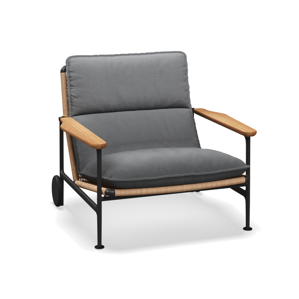 Zenith loungestoel met teakhouten armleuningen — Meteor Wheat Natural met Castillo Smoke