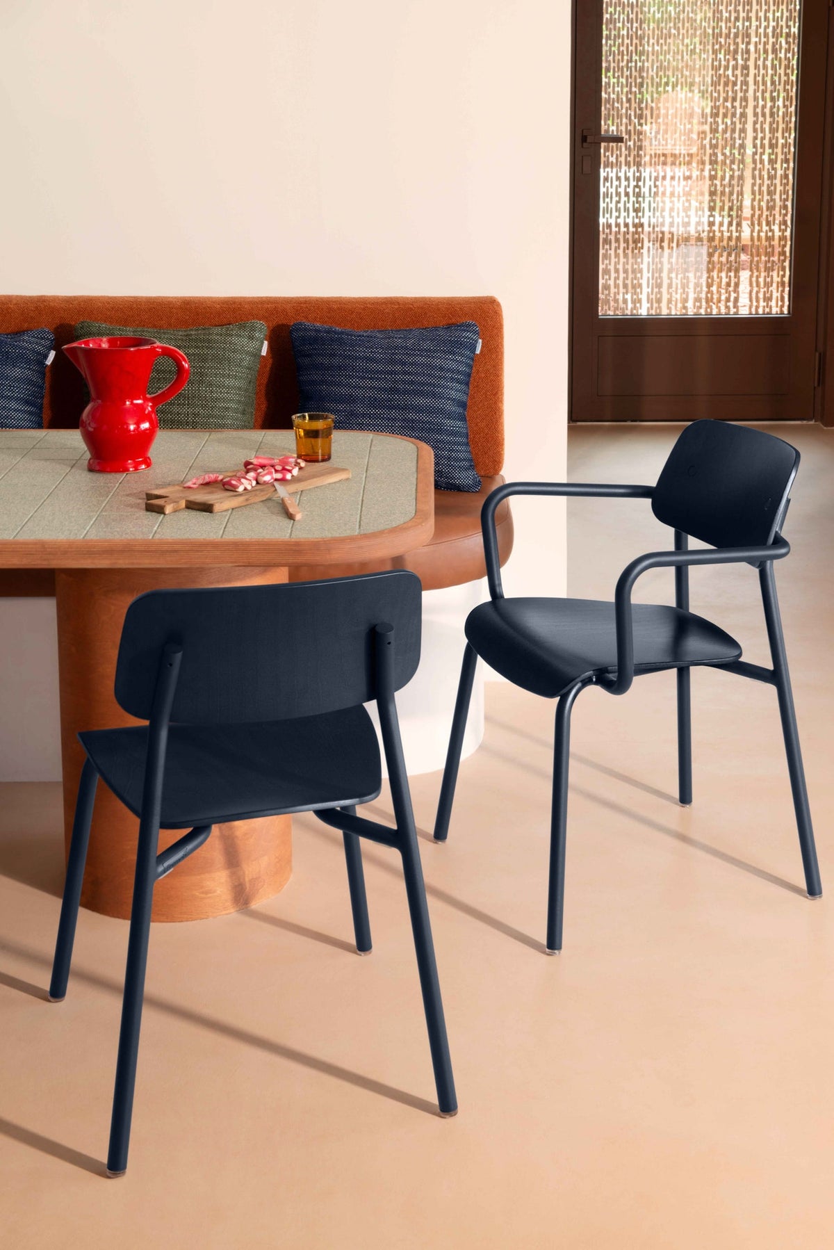Studie gebeitst houten stoel