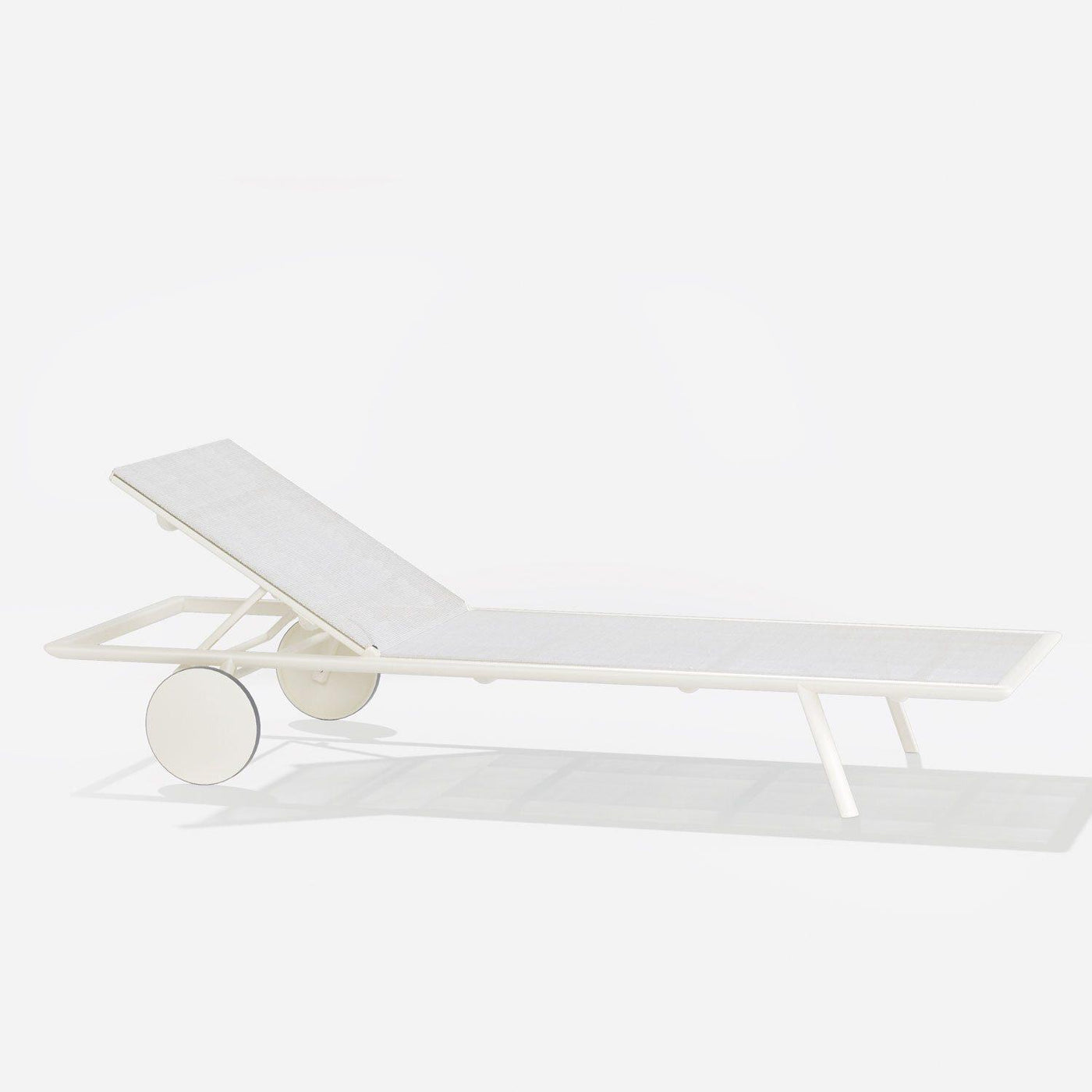 Sunlounger with castors