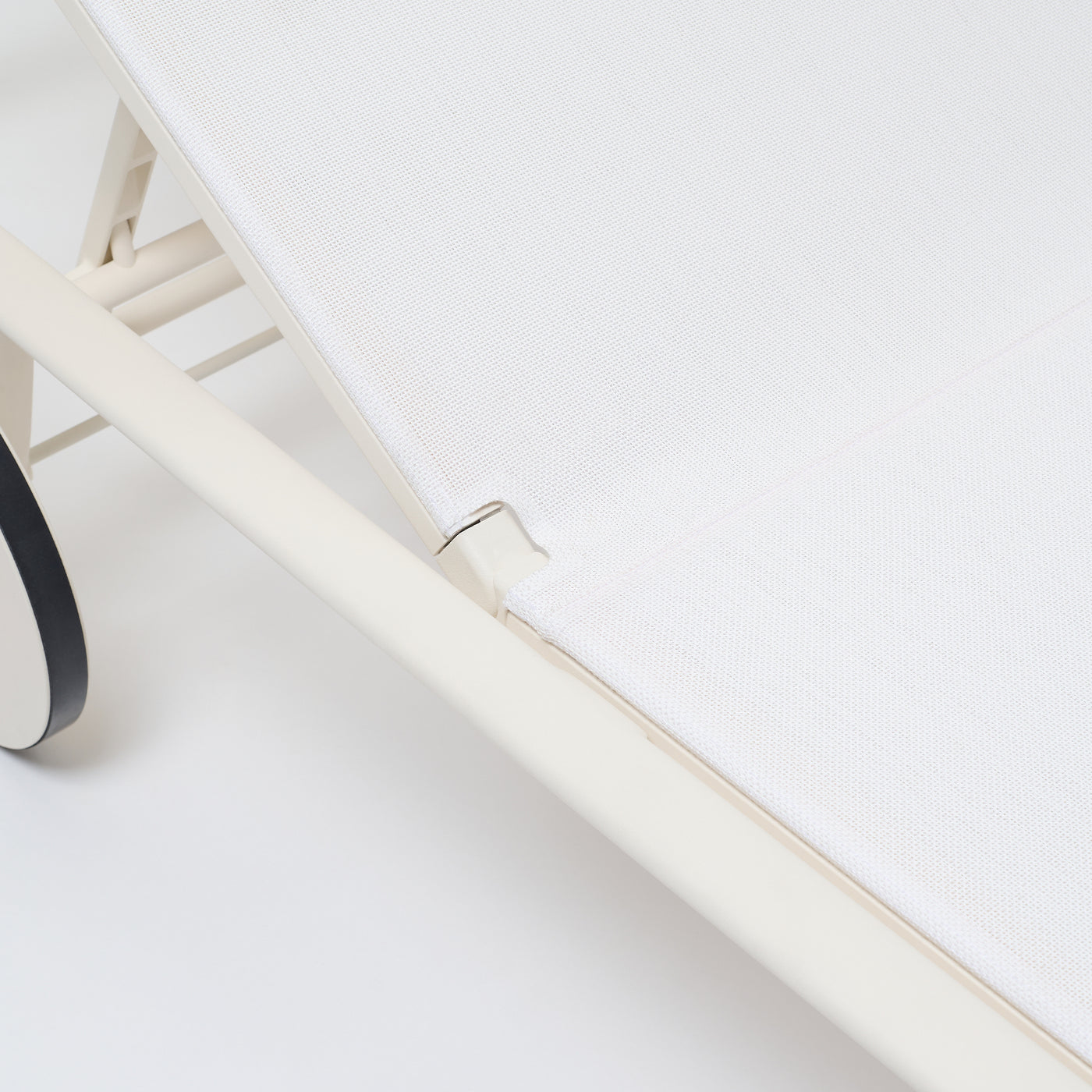 Zebra – Sunlounger with Castors