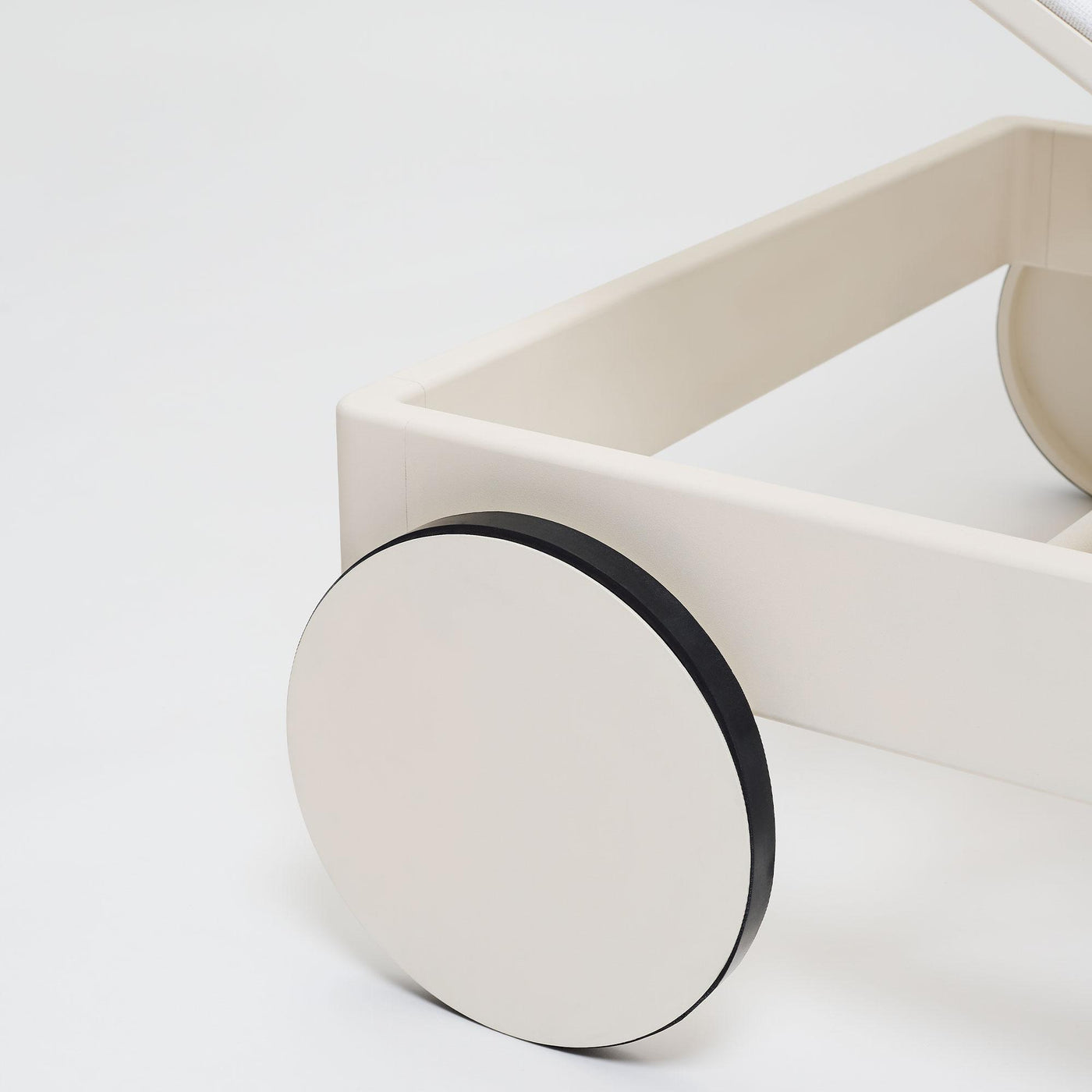 Solaris – Sunlounger with Castors
