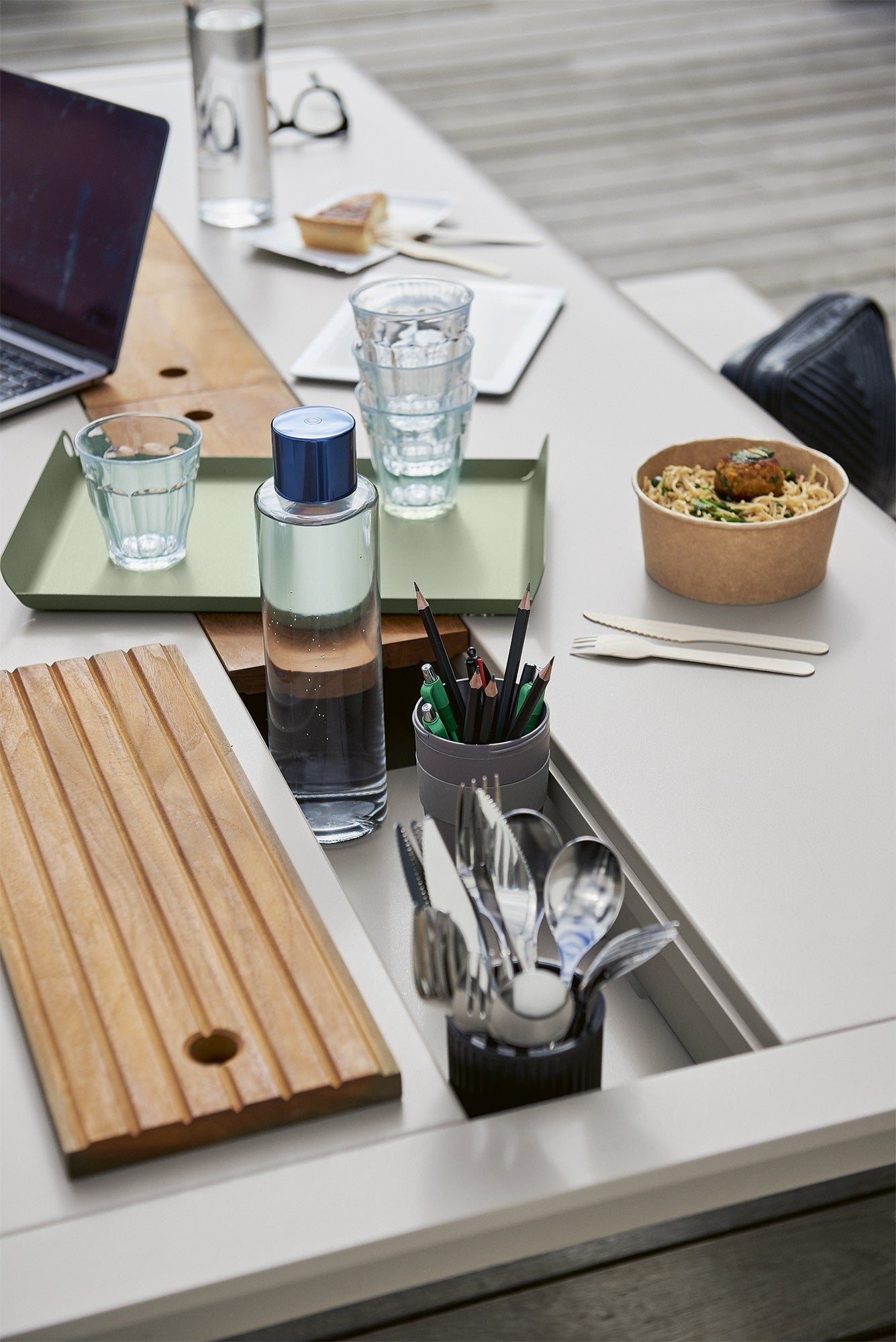 Bellevie table with storage 196 × 90 cm