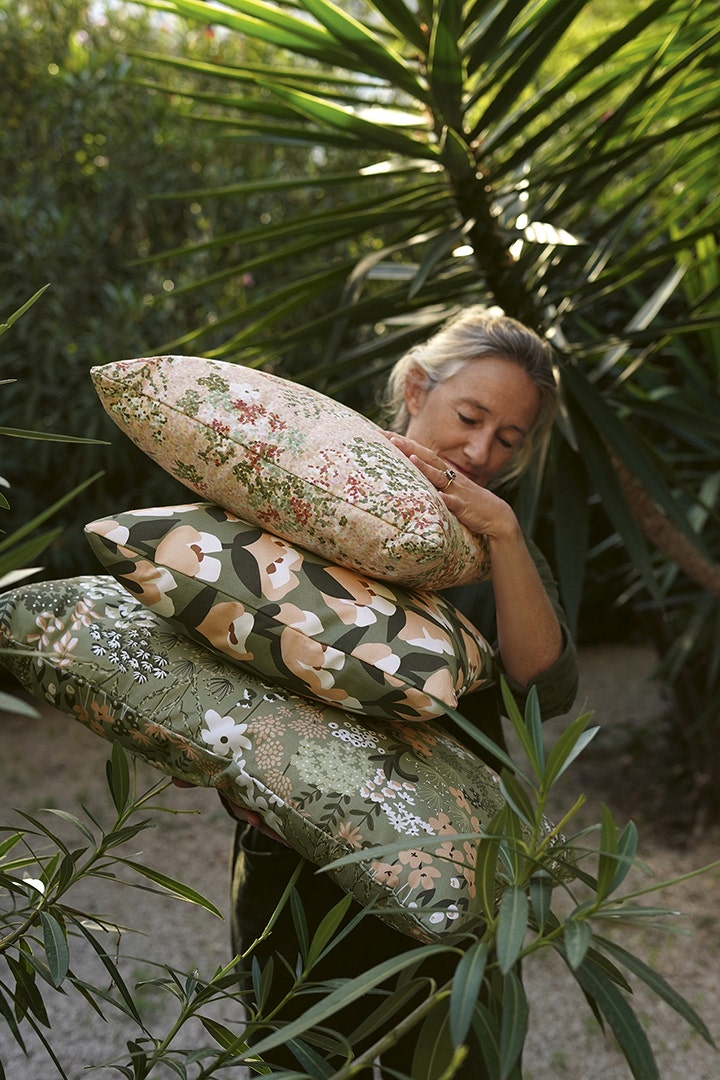 Bouquet Sauvage Tulip outdoor cushion 43 x 43 cm