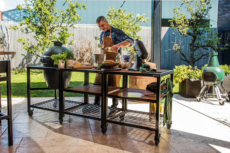 BigGreenEgg_EGGworkspace_outdoorlifestyle3-scaled.jpg