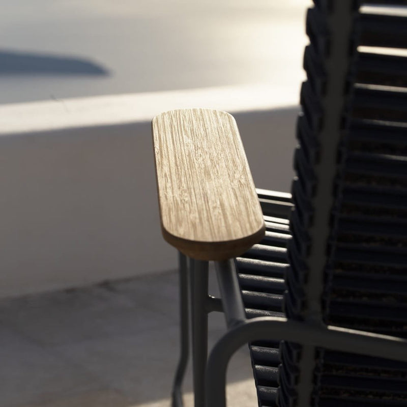 CLICK_Sunlounger-black_zoom_HOUE_2176_high-1.jpg