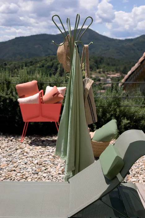 DUNE_ROMARIN_ACCROCHE-COEURS_CACTUS_BASKET_CAPUCINE_COLOR_MIX_LORETTE_REY_VISUEL2022_SARAH_BALHADERE.webp