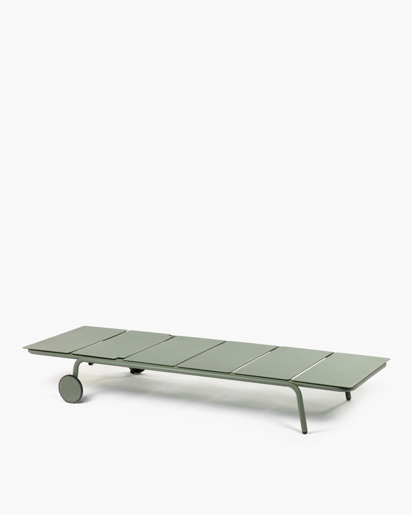 Sun Lounger August