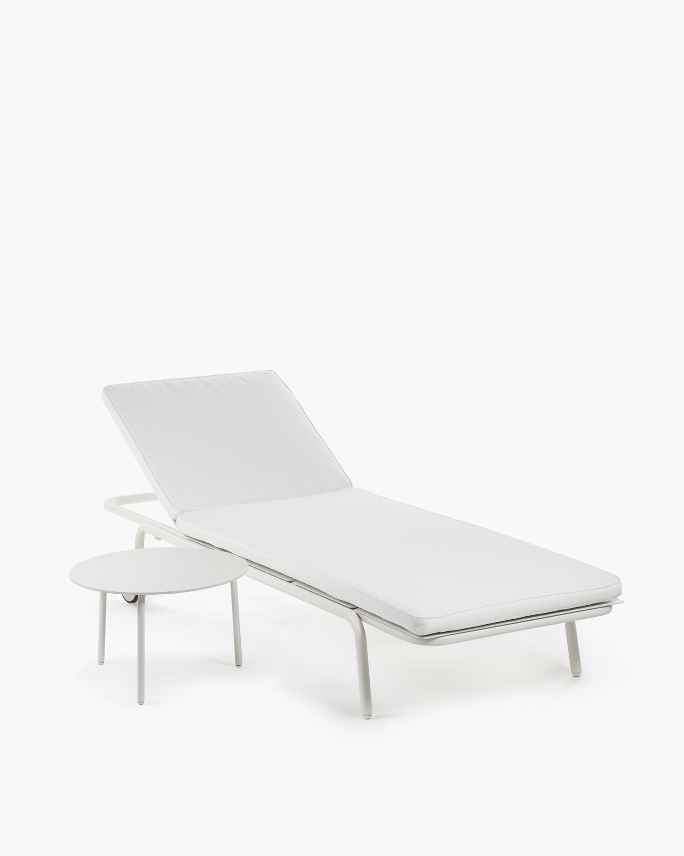 Sun Lounger August