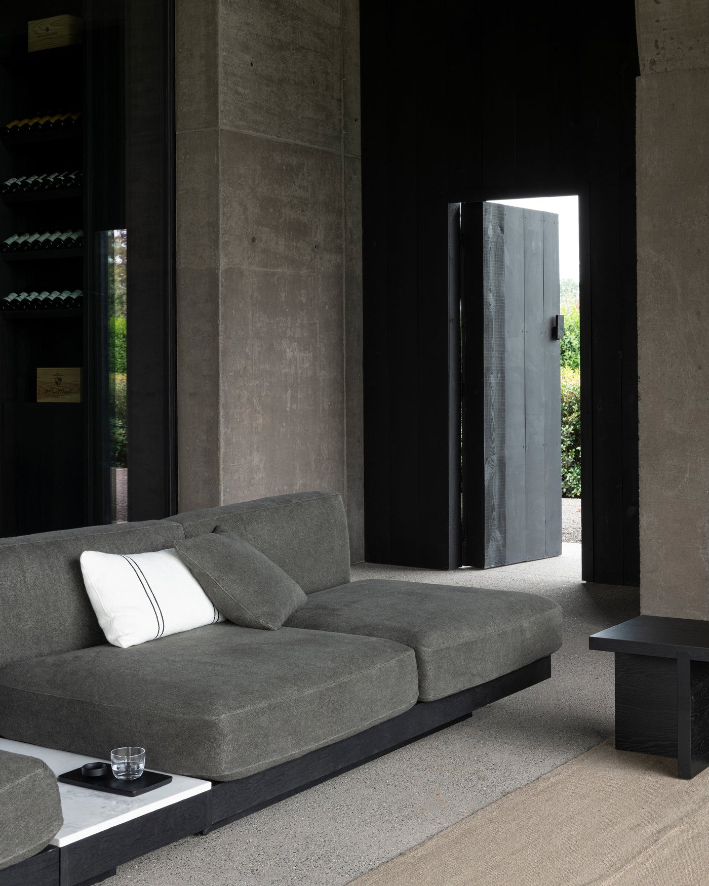 Bench 1-seater Indoor Smoke Black Rudolph