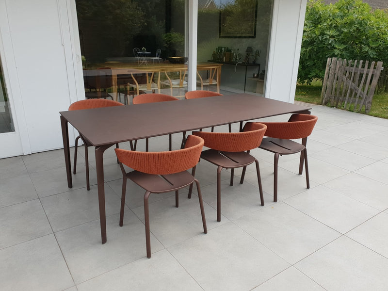Fast-Allsize-220-met-Ria-stoelen-in-Maracuja-2.jpeg
