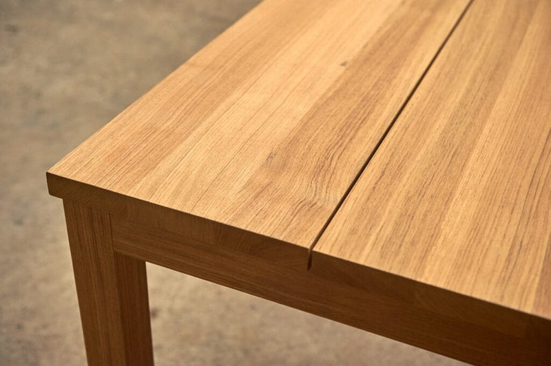 Floris-table-detail-1-min-1024x681-1.jpg
