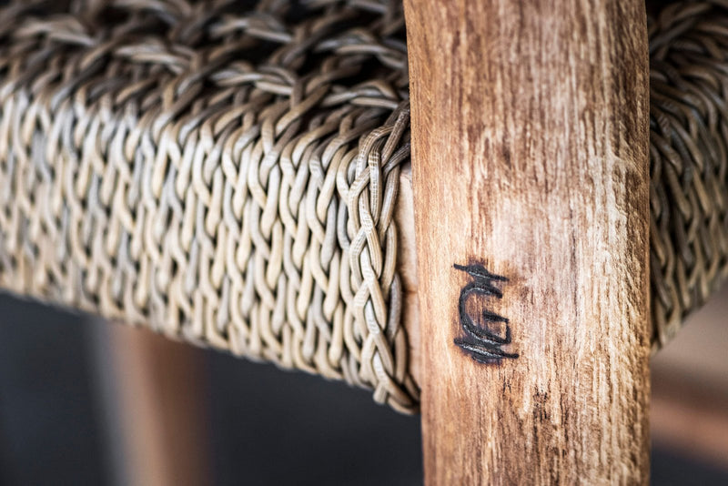 Gommaire-outdoor-teak-furniture-bar_chair_jared-G405B-PE-AW-Brussels-detail-scaled.jpg