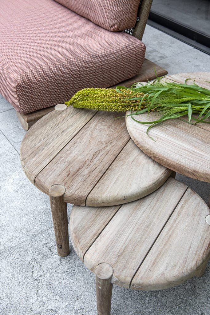 Gommaire-outdoor-teak-furniture-coffee_table_floor-G503-SET-NAT-Antwerpen-1-683x1024-1.jpg