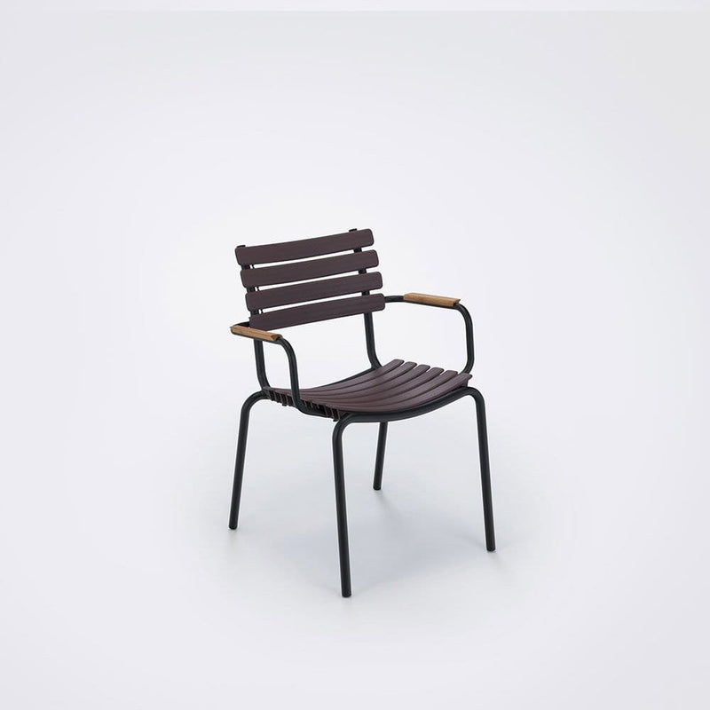 Houe-clips-chair-with-armrests.jpg