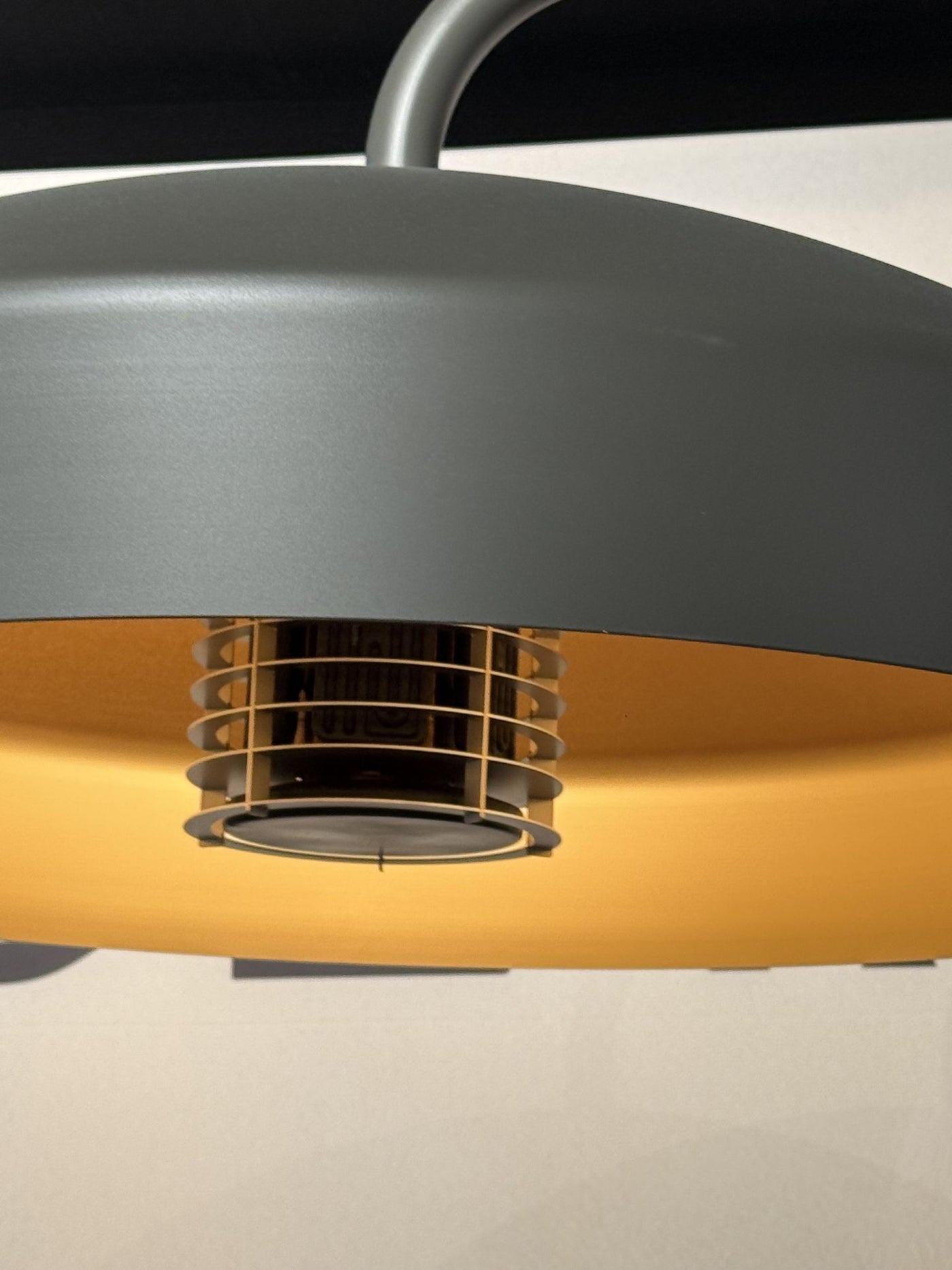 Heatsail Disc Pendelend Terrasverwarmer by Piet Boon