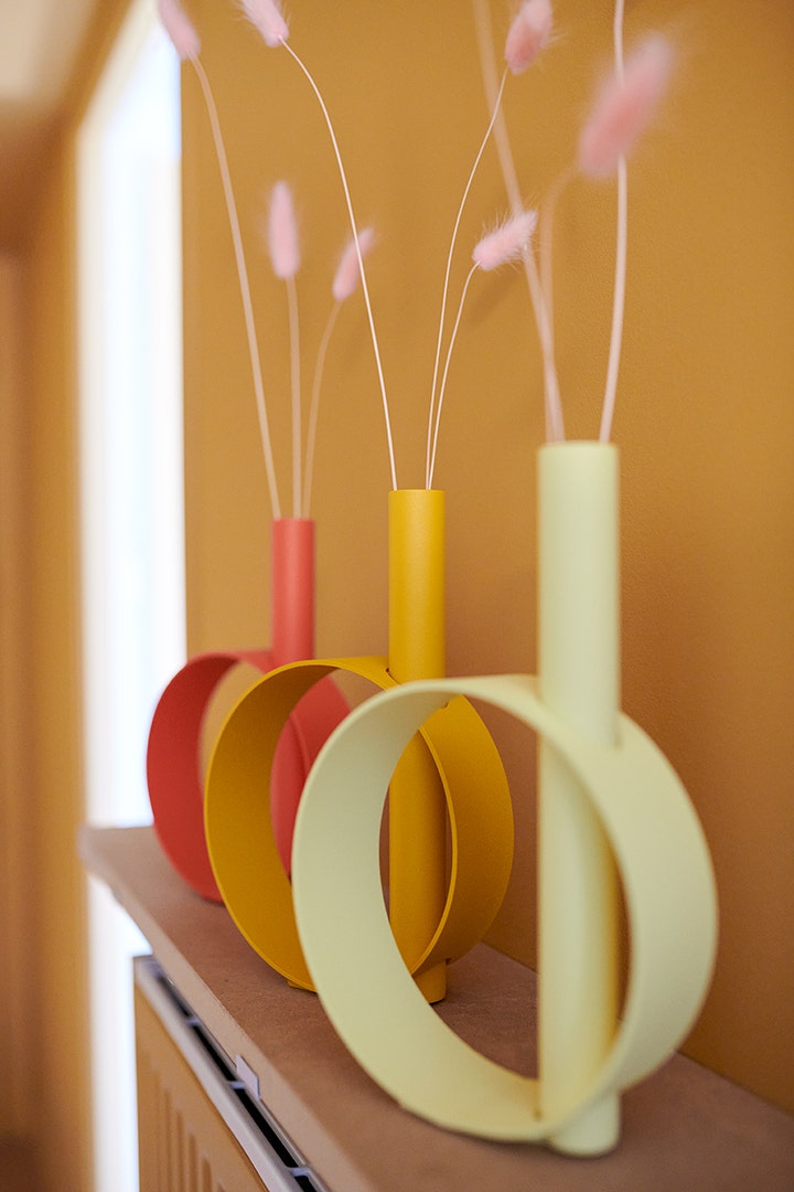Ios single-stem vase