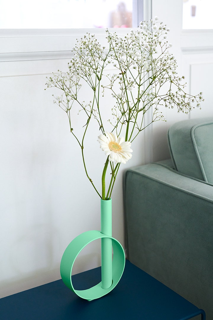 Ios single-stem vase