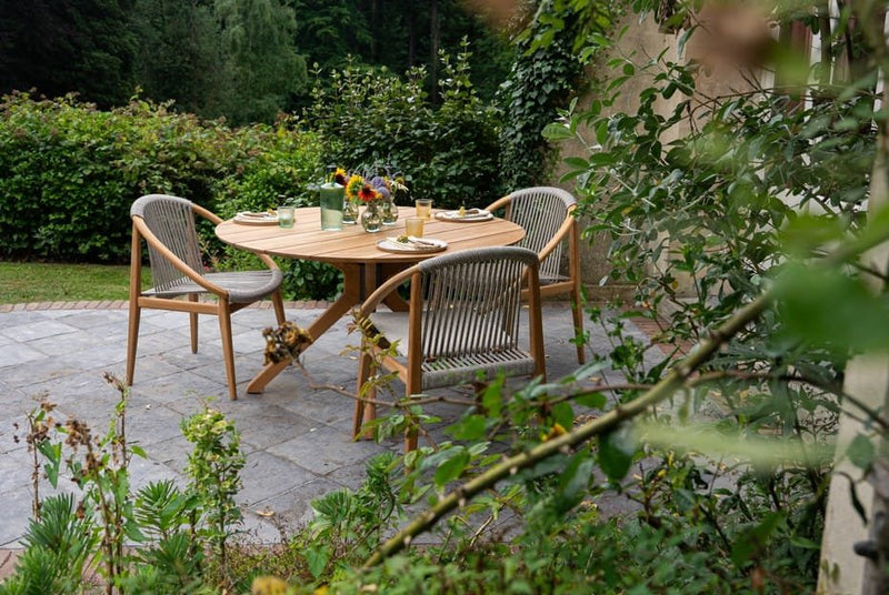 King-George-Paveau_Frida-dining-chair_Noa-dining-table.jpg