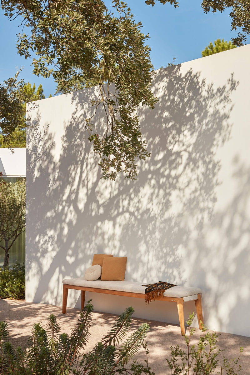 Manutti_sunrise_bench_ambiance01-scaled.jpg