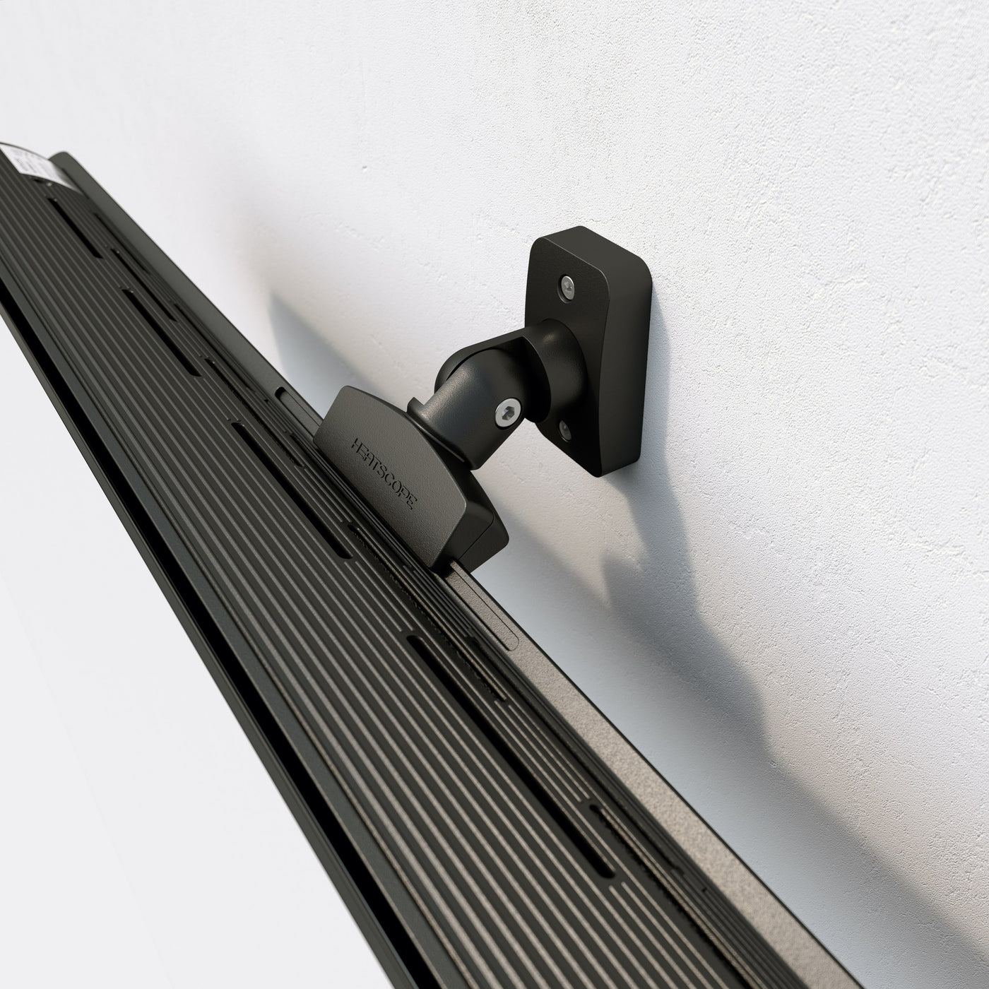 Heatscope Pure antraciet zwart, montagebeugel van dichtbij
