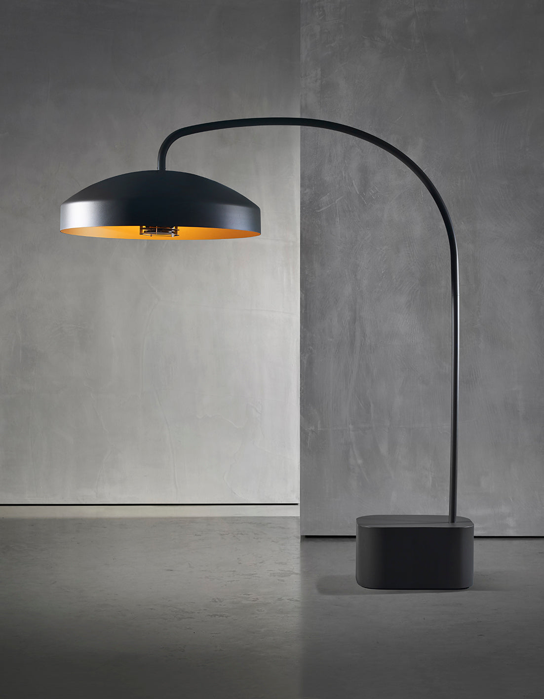 Heatsail Disc Pendelend Terrasverwarmer by Piet Boon