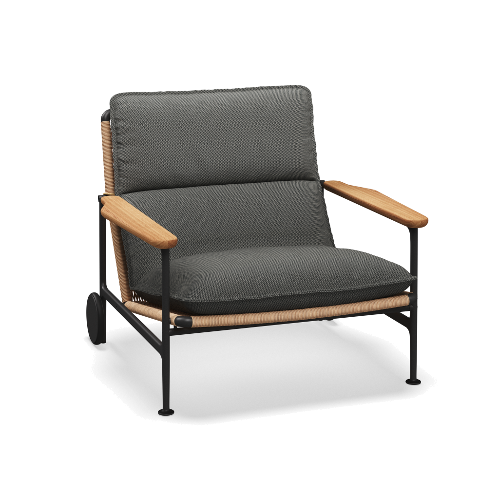 Zenith loungestoel met teakhouten armleuningen — Meteor Wheat Natural met Lopi Charcoal