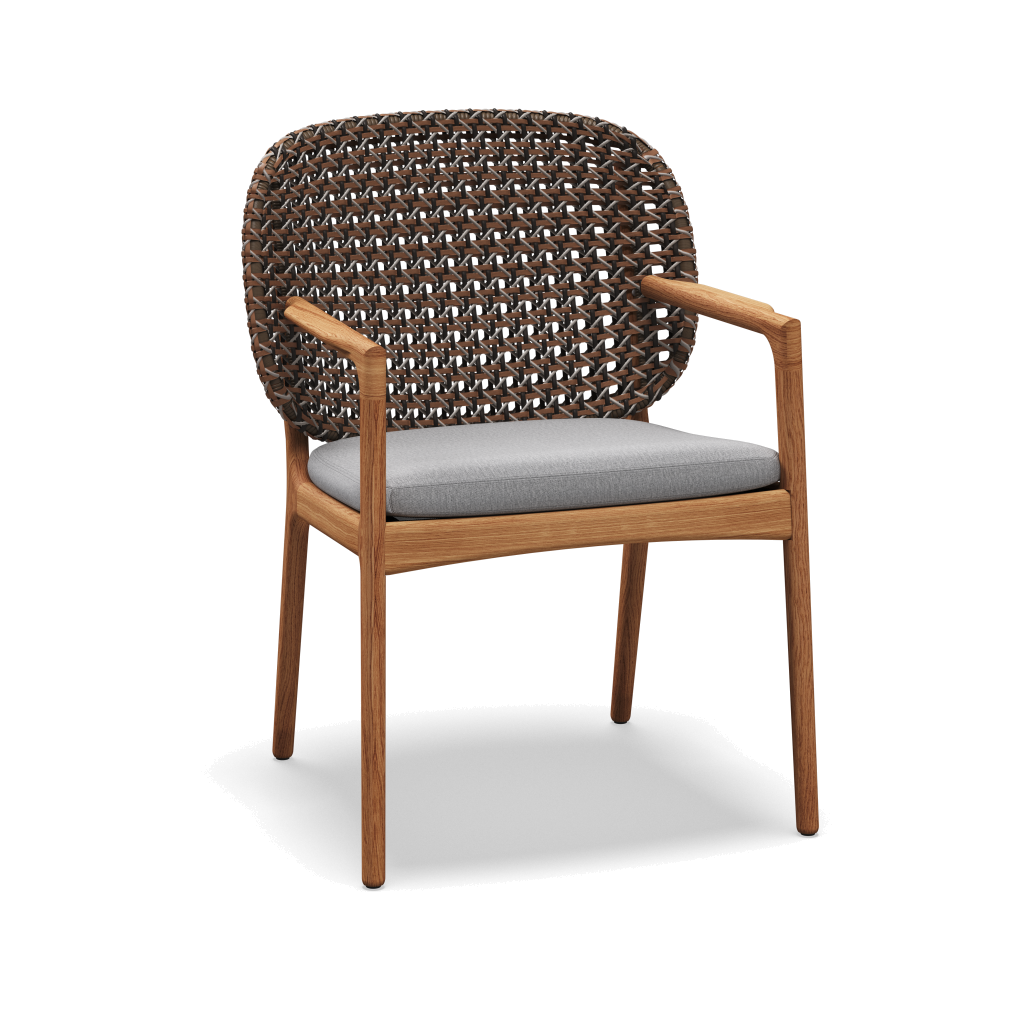 Kay Armchair — Brindle Wicker met Tuck Dust