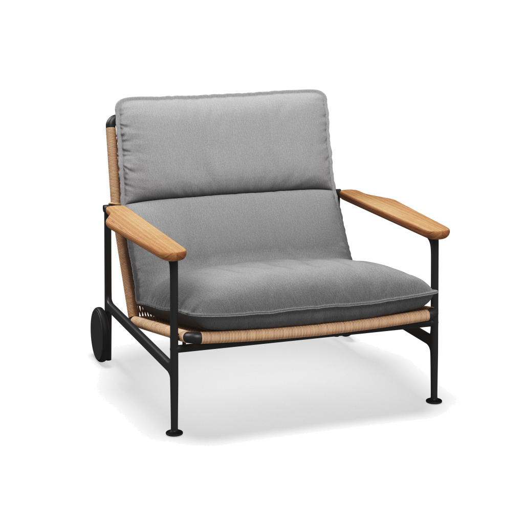 Zenith loungestoel met teakhouten armleuningen — Meteor Wheat Natural met Tuck Dust