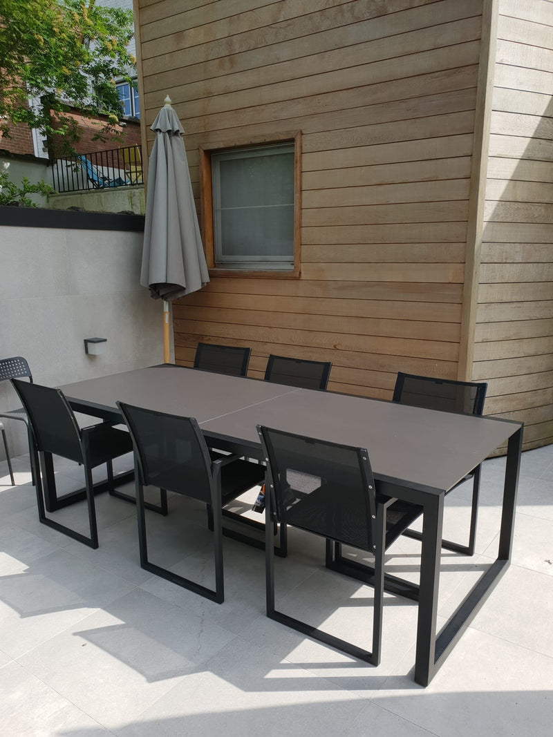 RoyalBotania Ninix Uitschuiftafel Zwart met zwart keramiek en Ninix stoelen (1)