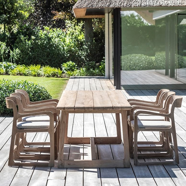 Sally-armstoel-met-Dennis-tafel-in-reclaimed-teak.jpg