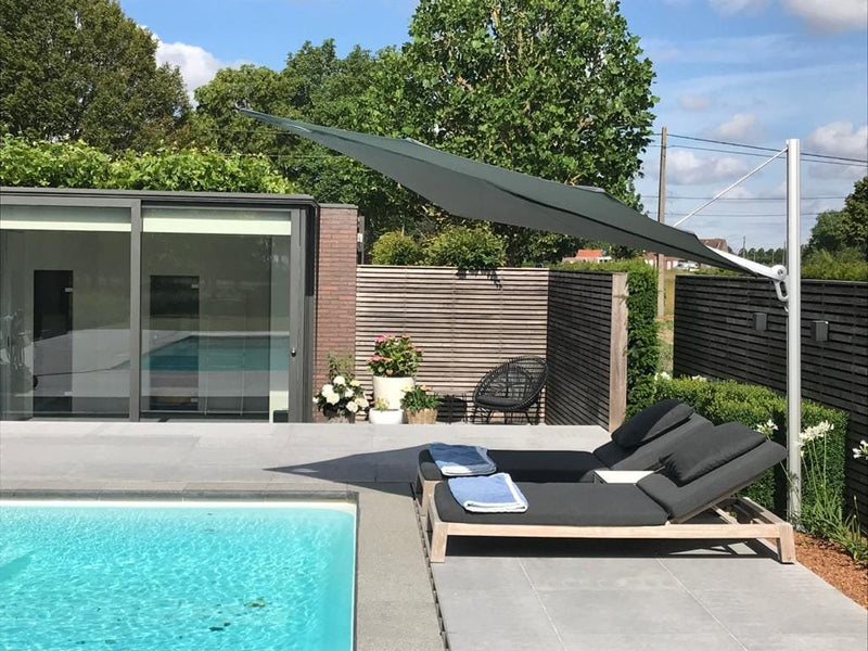Spectra-cantilever-umbrella-carl-van-overschelde4.jpeg