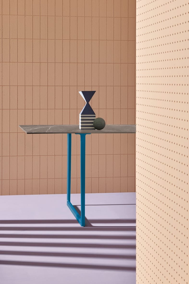 Toa-Table_ambientata_outdoor2_low.jpg