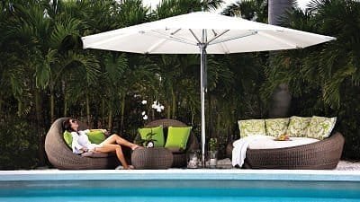 Tuuci-Ocean-Master-Max-Classic-Parasol-Sfeerfoto.jpg
