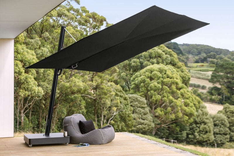Versa-UX-Full-Black-cantilever-umbrella-Instant-Shade-taggen-HR-1-1024x683.jpg