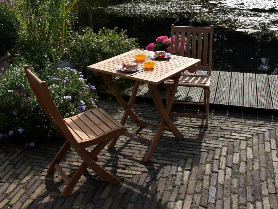 Victoria Folding Chair