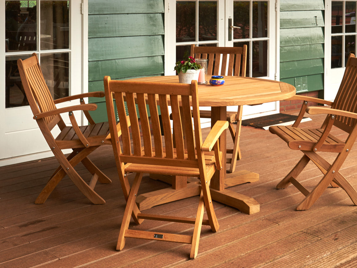 Victoria Folding Arm Chair