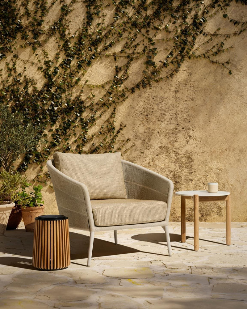 Vincent-Sheppard_Akari-lounge-chair_Oda-side-table_Maya-lamp_XL-1.jpg