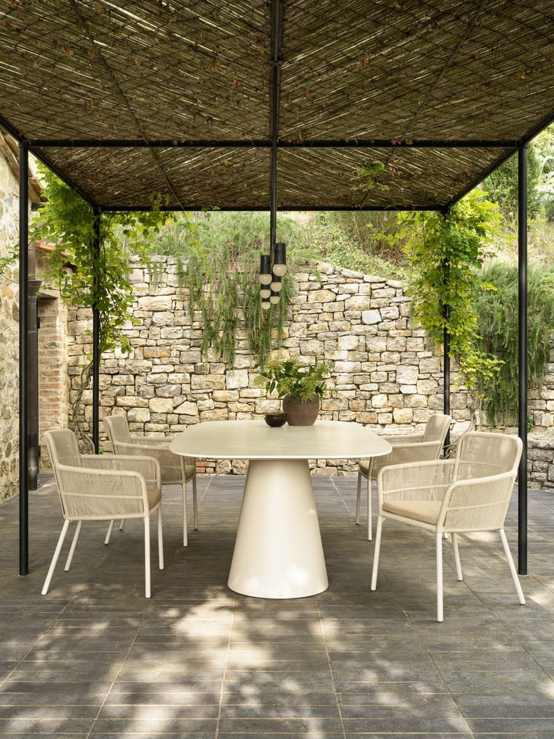 Vincent-Sheppard_Sandrodining-table-ceramic-portland_Akari-dining-chair_HR-1.jpg