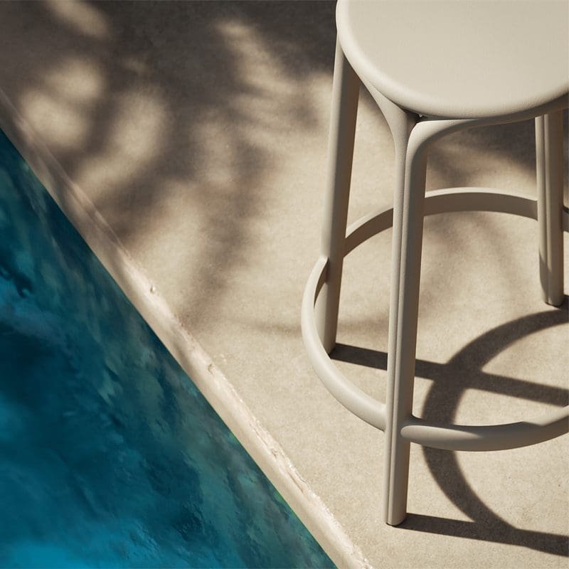Vondom-Brooklyn-outdoor-chair-Eugeni-Quitllet_0000_TABURETE-1.jpg