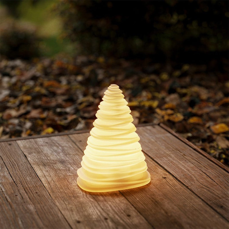 Vondom-Chrismy-outdoor-christmas-tree-light-Teresa-Sapey-3.jpg