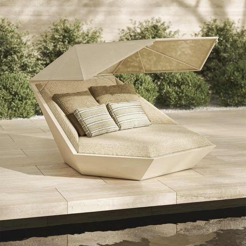 Vondom-Faz-outdoor-furniture-Ramon-Esteve-6.jpg