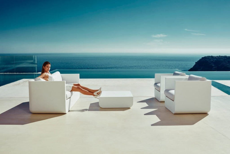 Vondom-Ulm-lounge-white-1024x683-1.jpg