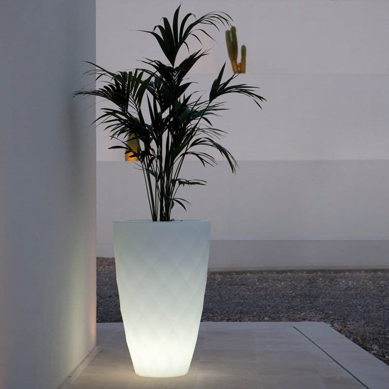 Vondom-Vases-single.jpg