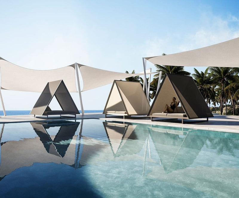Vondom-Vineyard-outdoor-setting.jpg